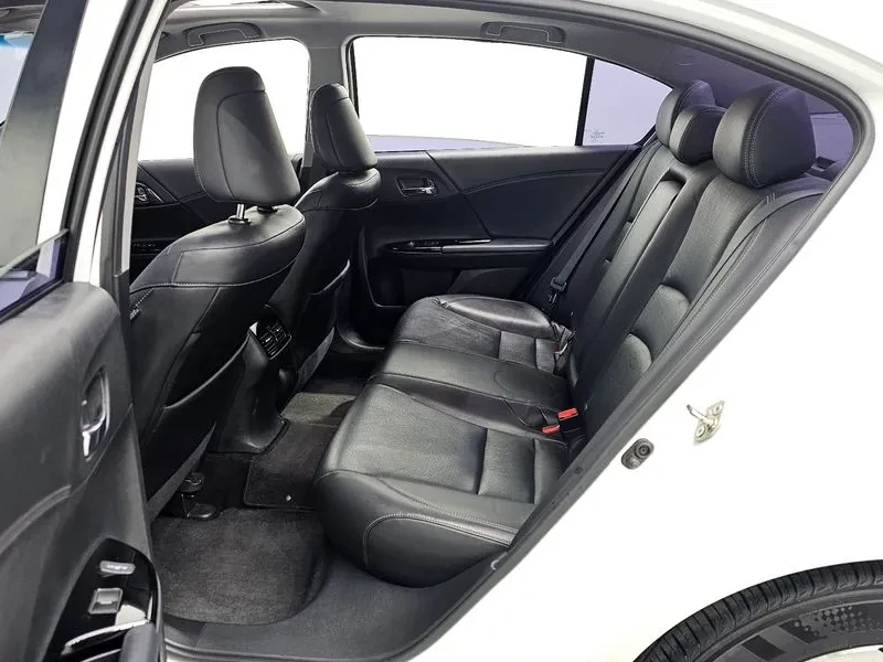 Honda Accord 2.4 9TH GENERATION, снимка 12 - Автомобили и джипове - 54915586