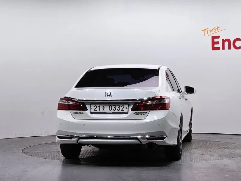 Honda Accord 2.4 9TH GENERATION, снимка 4 - Автомобили и джипове - 54915586