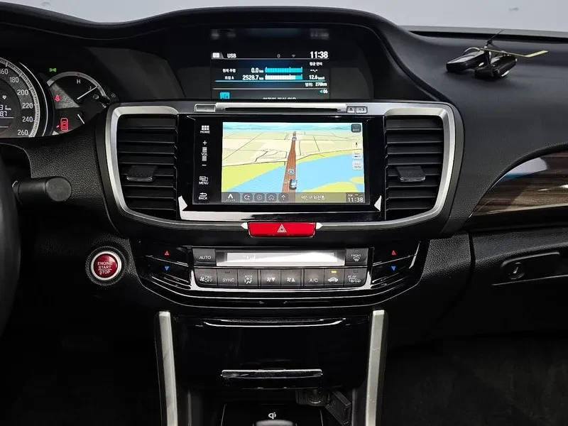 Honda Accord 2.4 9TH GENERATION, снимка 15 - Автомобили и джипове - 54915586
