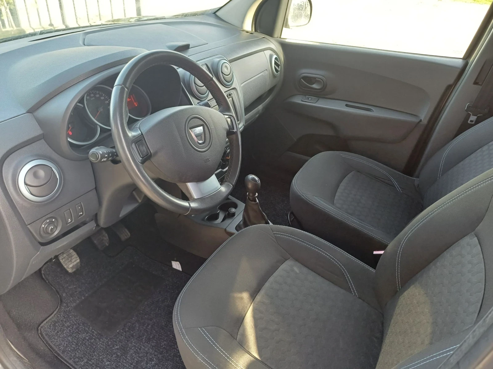 Dacia Lodgy 1.5dci 7 места Stepway euro6  - изображение 9