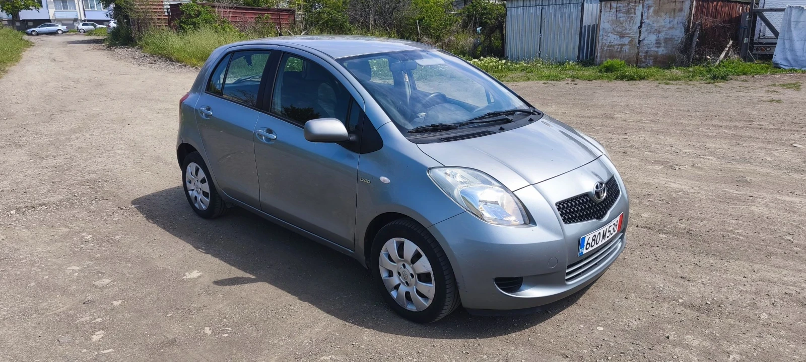 Toyota Yaris  - изображение 2
