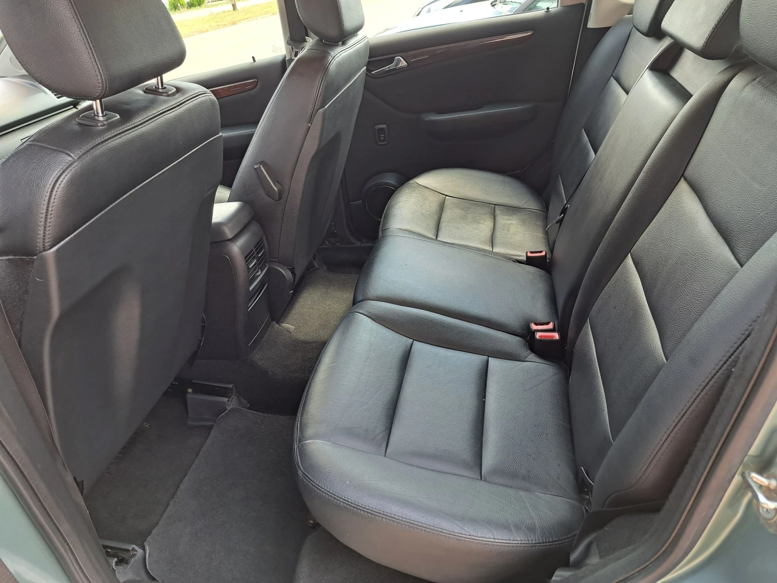 Mercedes-Benz A 200 Avangarde  - изображение 8