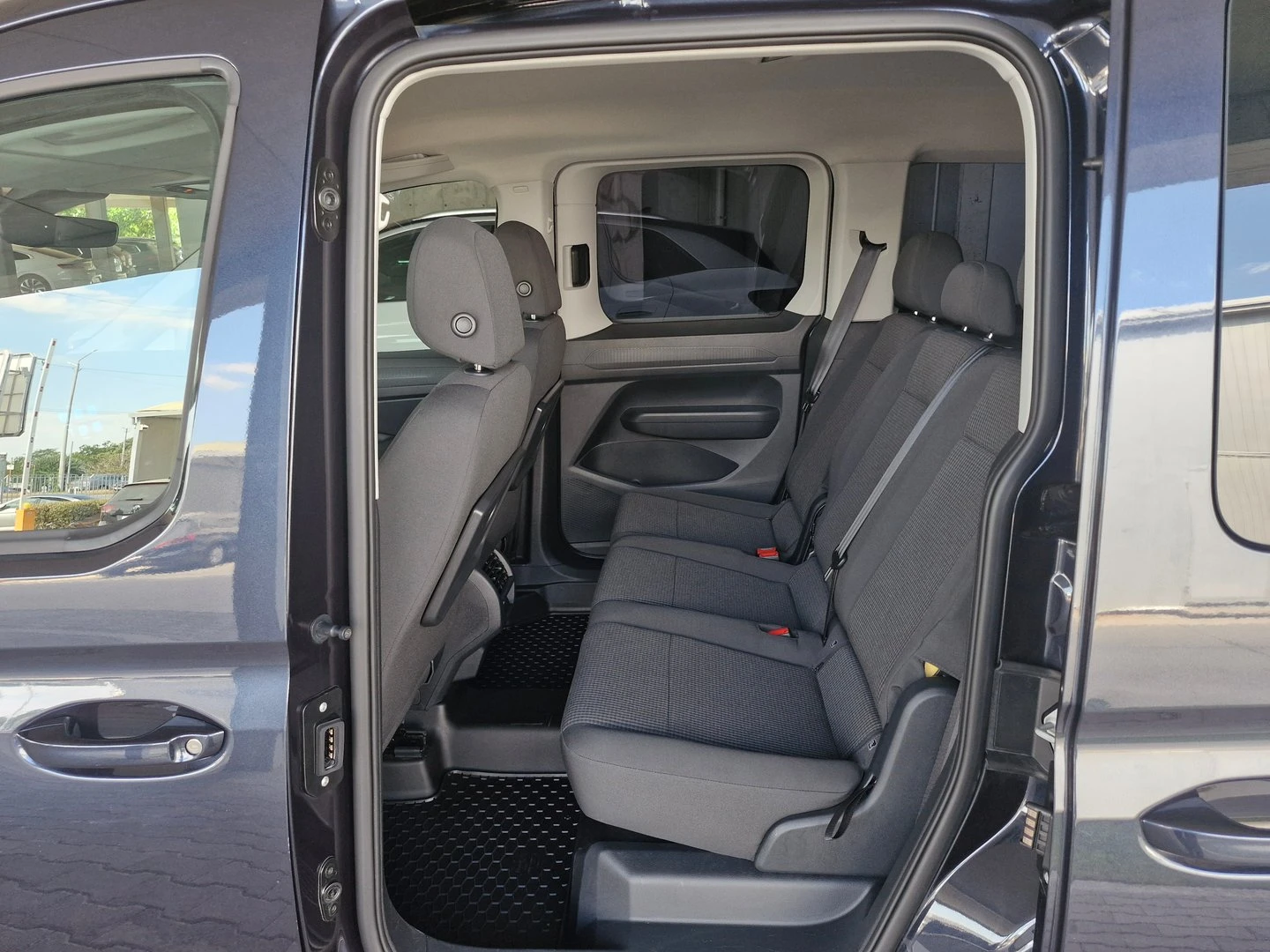 VW Caddy TDI 5 места - изображение 5