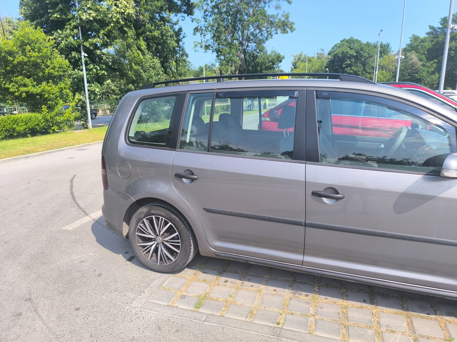 VW Touran  - изображение 2