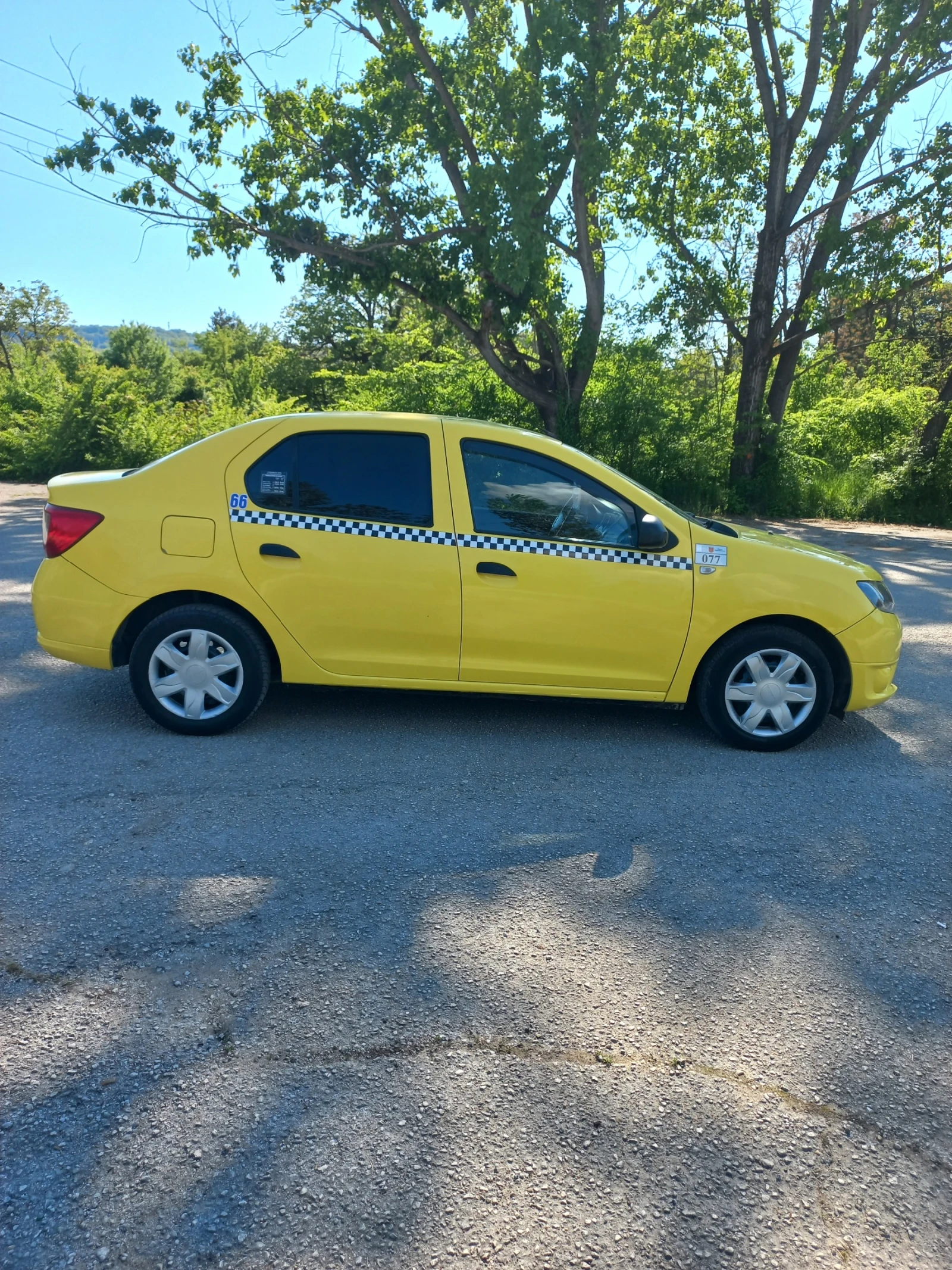 Dacia Logan 1.5dci климатик, снимка 2 - Автомобили и джипове - 51411638