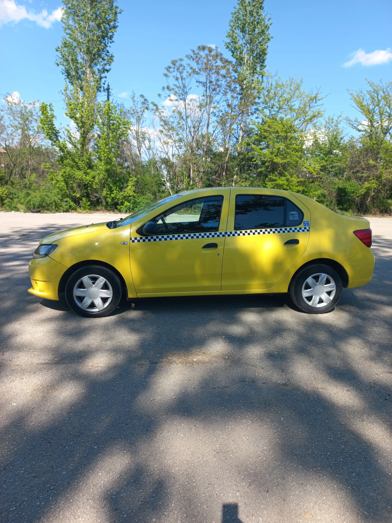 Dacia Logan 1.5dci климатик, снимка 6 - Автомобили и джипове - 51411638