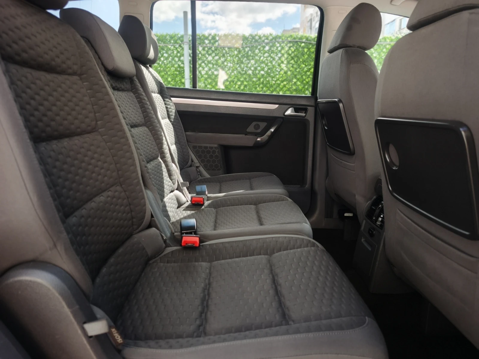 VW Touran 1.4TSI-150к.с Евро-5а Темпомат Нави 6-скорости - изображение 10