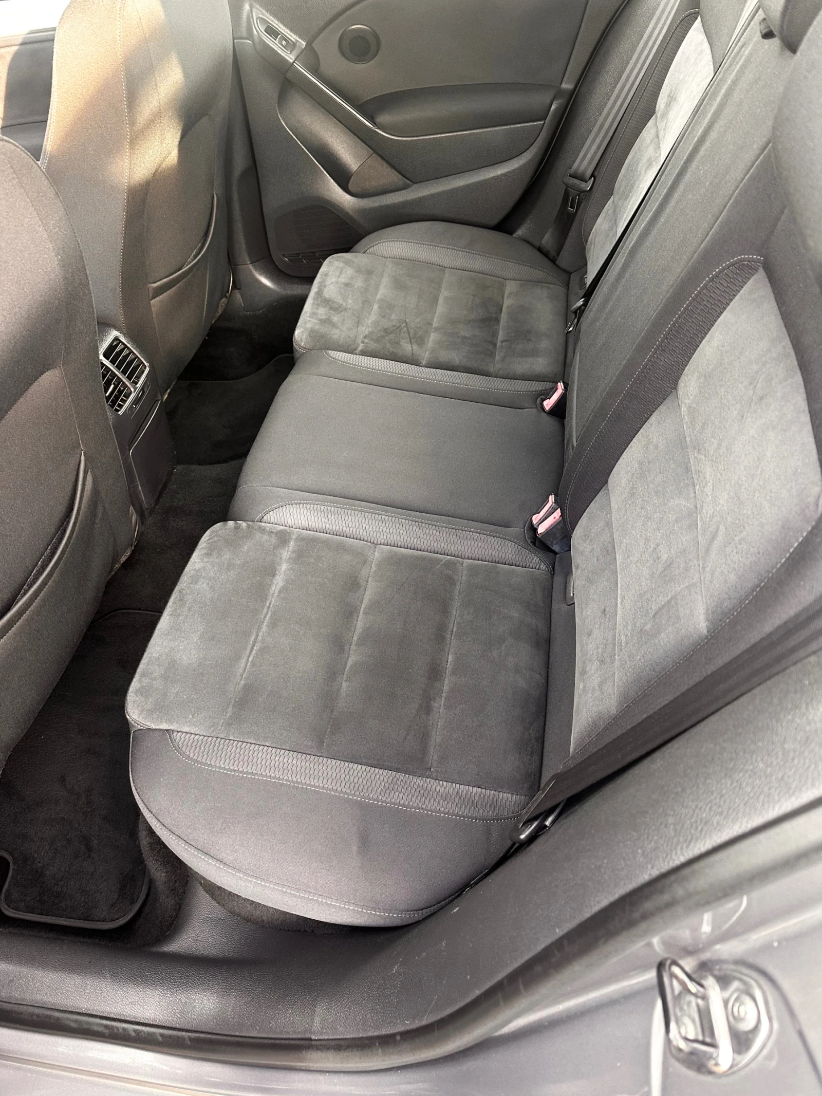 VW Golf 2.0TDI 140ks, снимка 11 - Автомобили и джипове - 54017598