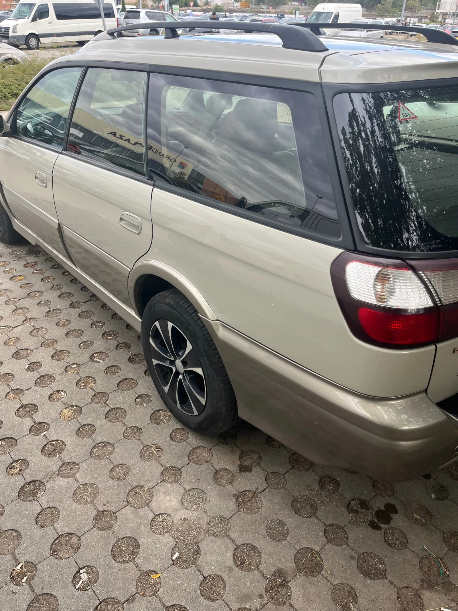 Subaru Outback, снимка 3 - Автомобили и джипове - 54063664
