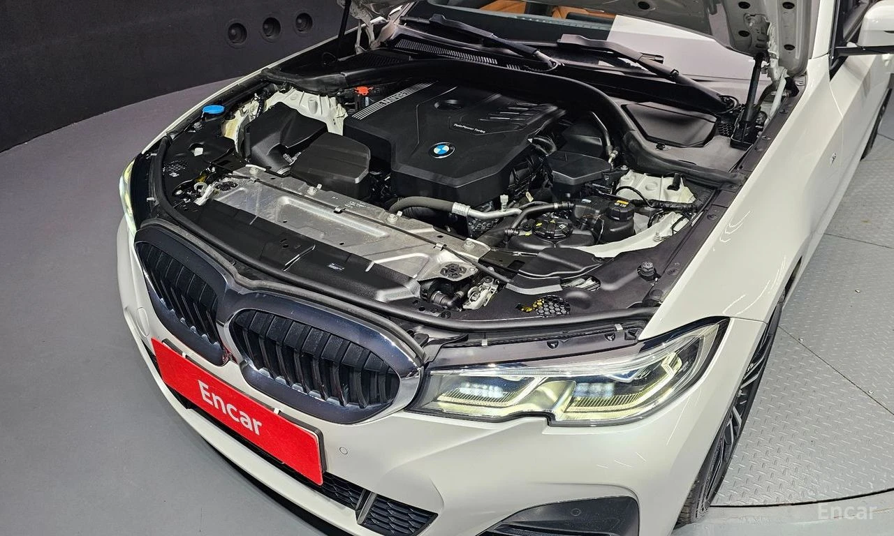 BMW 330 xDrive M Sport, снимка 5 - Автомобили и джипове - 54371378