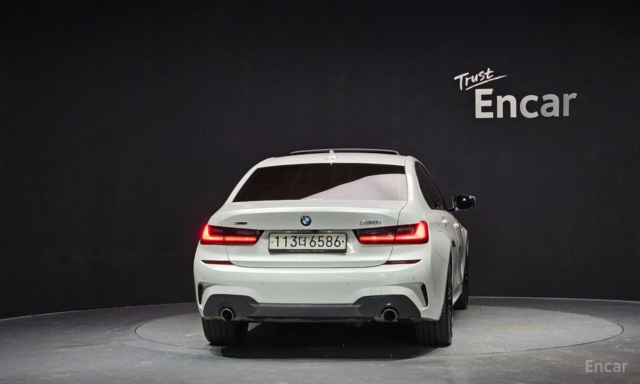 BMW 330 xDrive M Sport, снимка 2 - Автомобили и джипове - 54371378