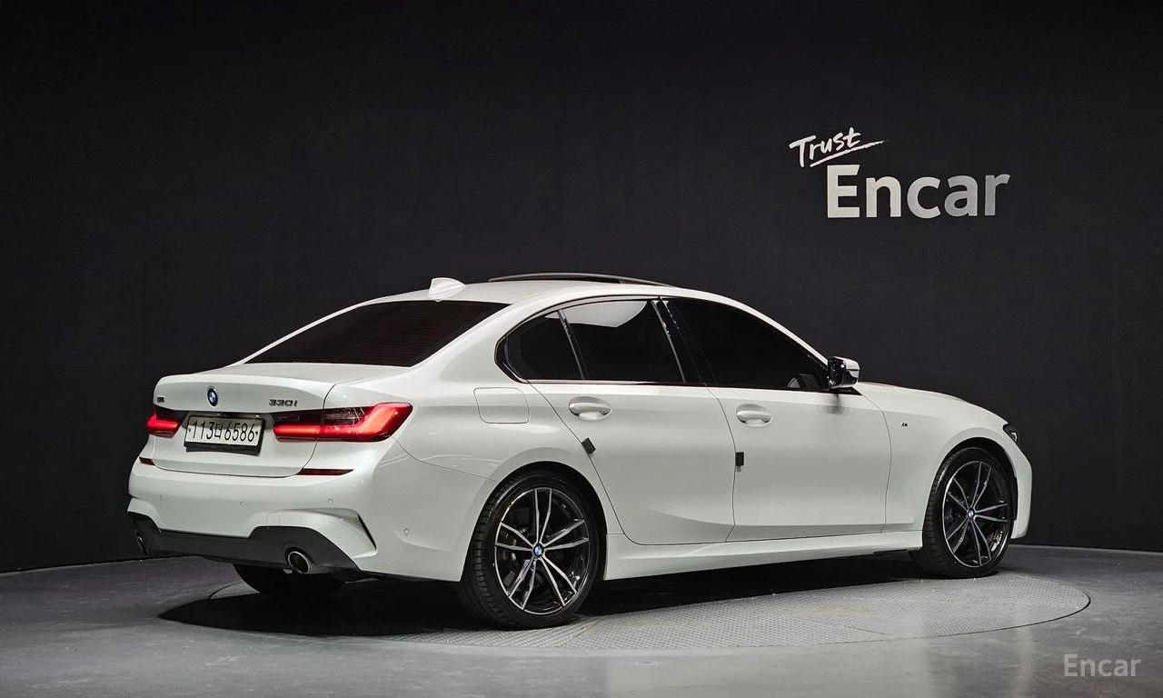 BMW 330 xDrive M Sport, снимка 3 - Автомобили и джипове - 54371378