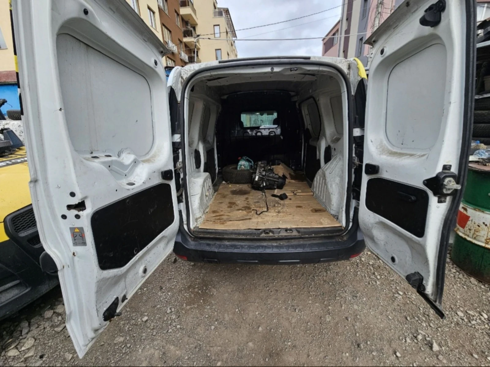 Dacia Dokker 1.6, снимка 5 - Автомобили и джипове - 55266568