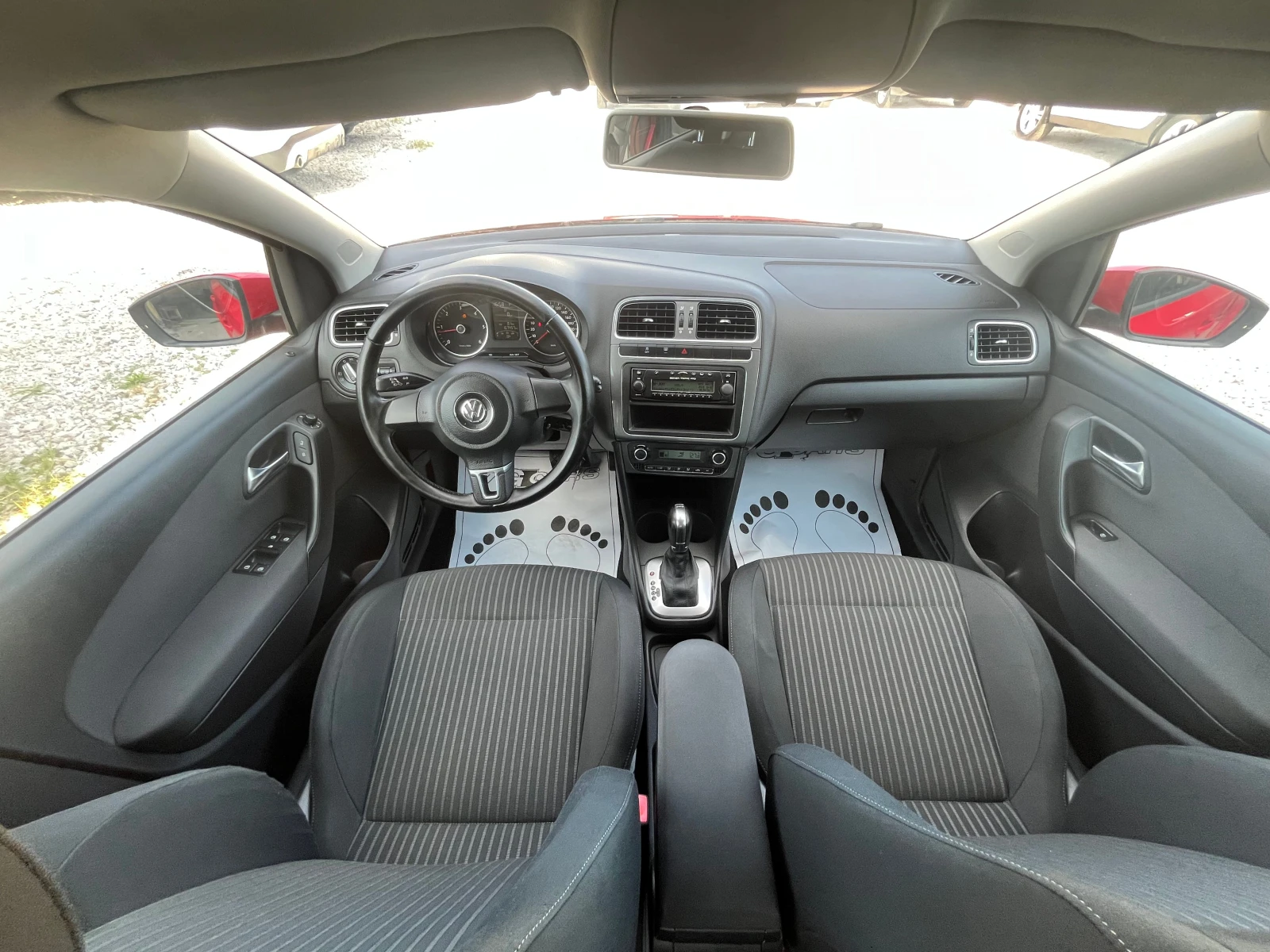 VW Polo 1.6 TDI, -90к.с.АВТОМАТИК, ЛИЗИНГ, снимка 9 - Автомобили и джипове - 55396046