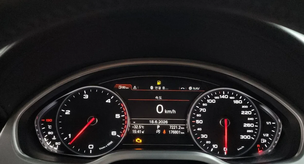 Audi A8 4.2TDI * FACELIFT * 360 CAM * ОБДУХВАНЕ * HEAD UP , снимка 7 - Автомобили и джипове - 55398749
