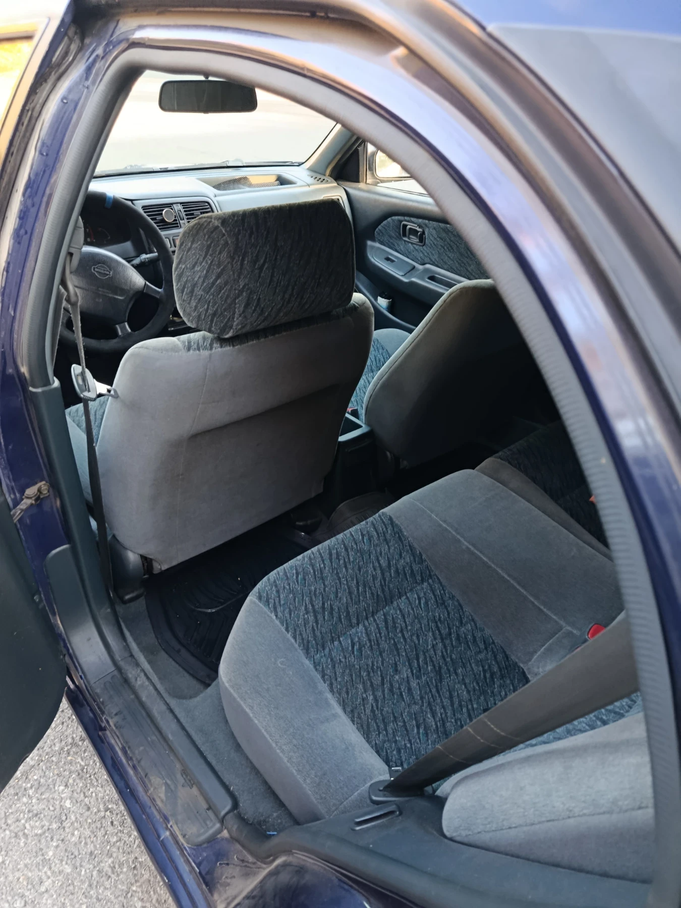 Nissan Almera 1.4, снимка 7 - Автомобили и джипове - 56449039