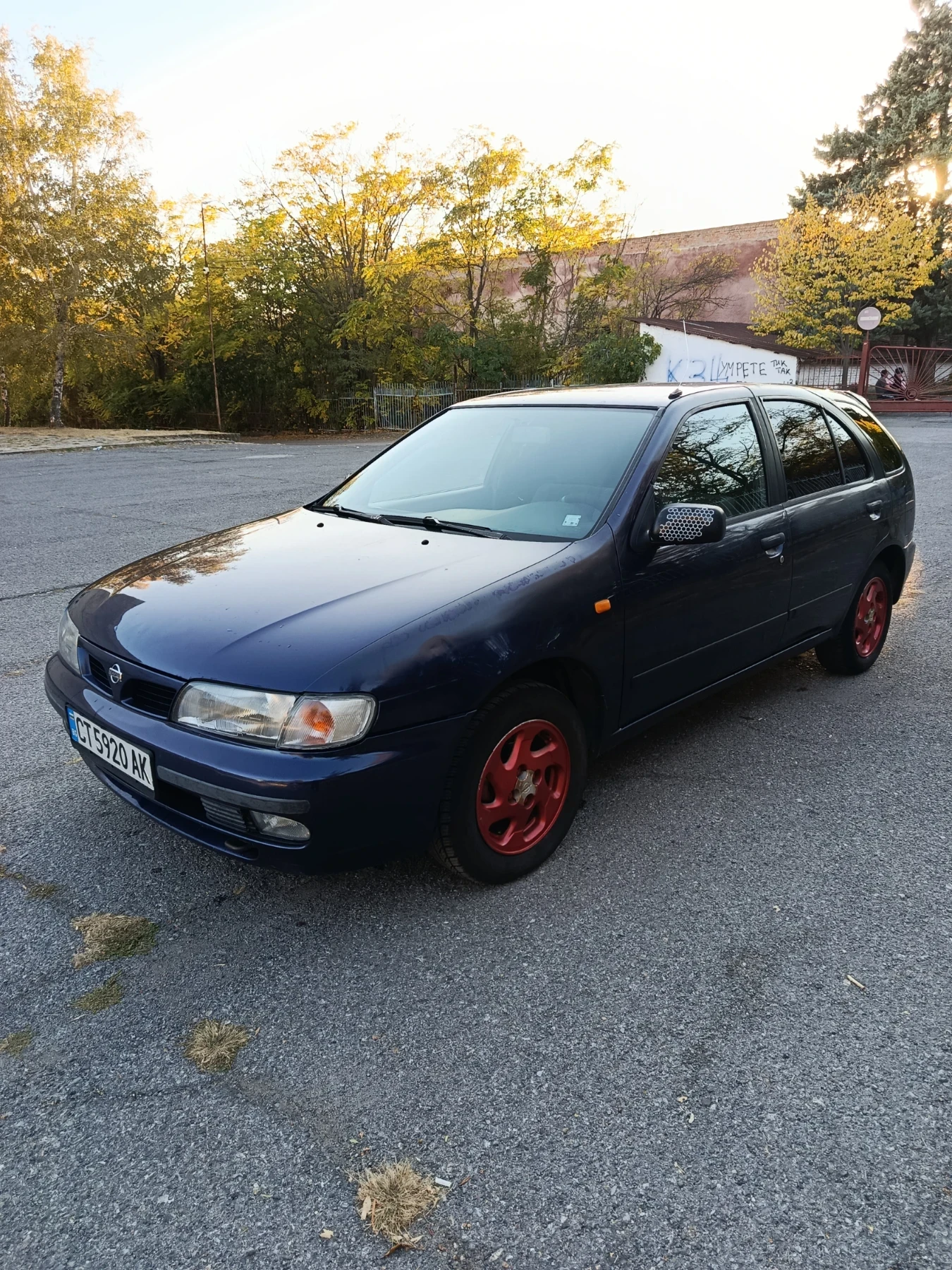 Nissan Almera 1.4, снимка 2 - Автомобили и джипове - 56449039