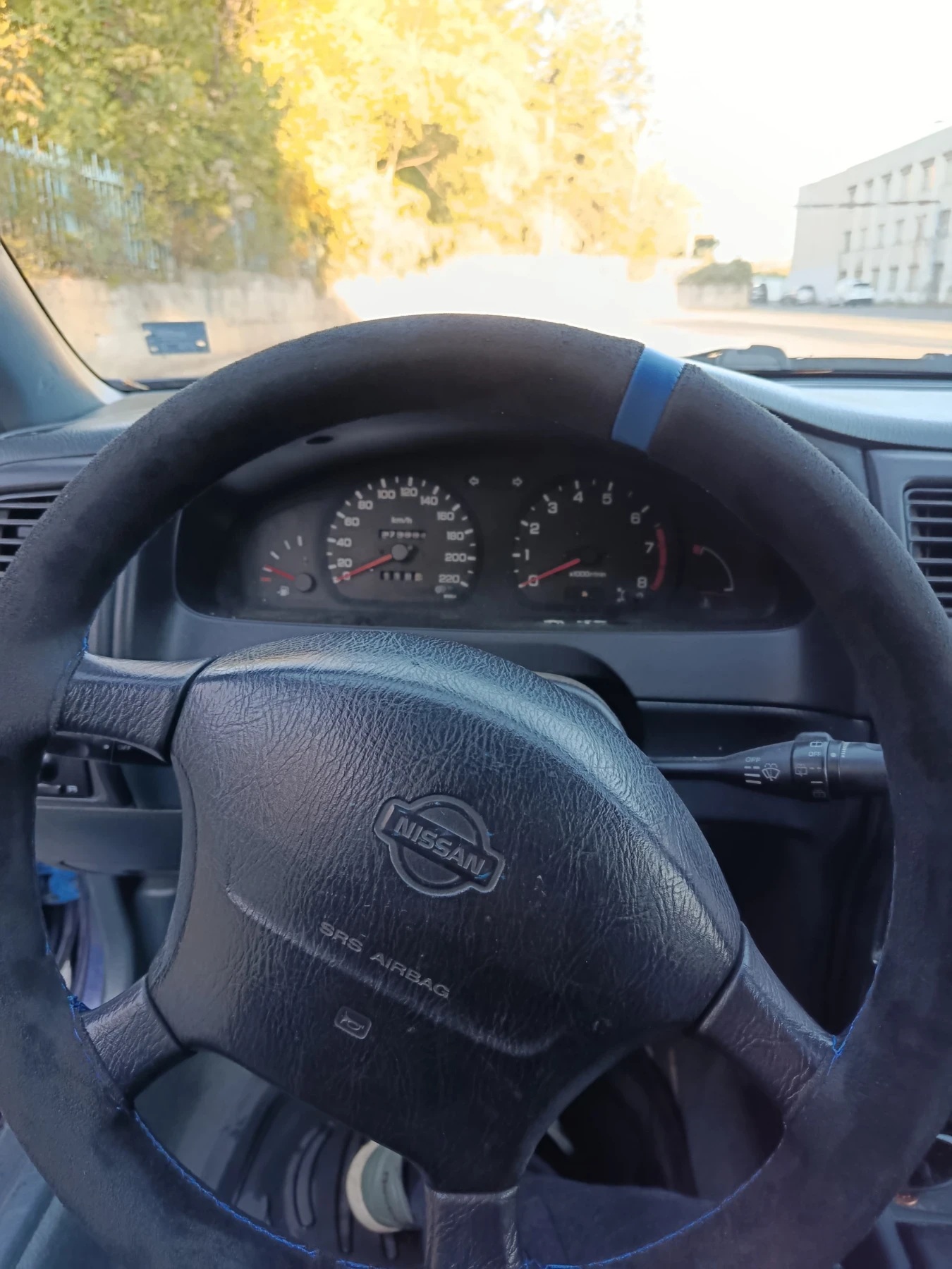 Nissan Almera 1.4, снимка 8 - Автомобили и джипове - 56449039