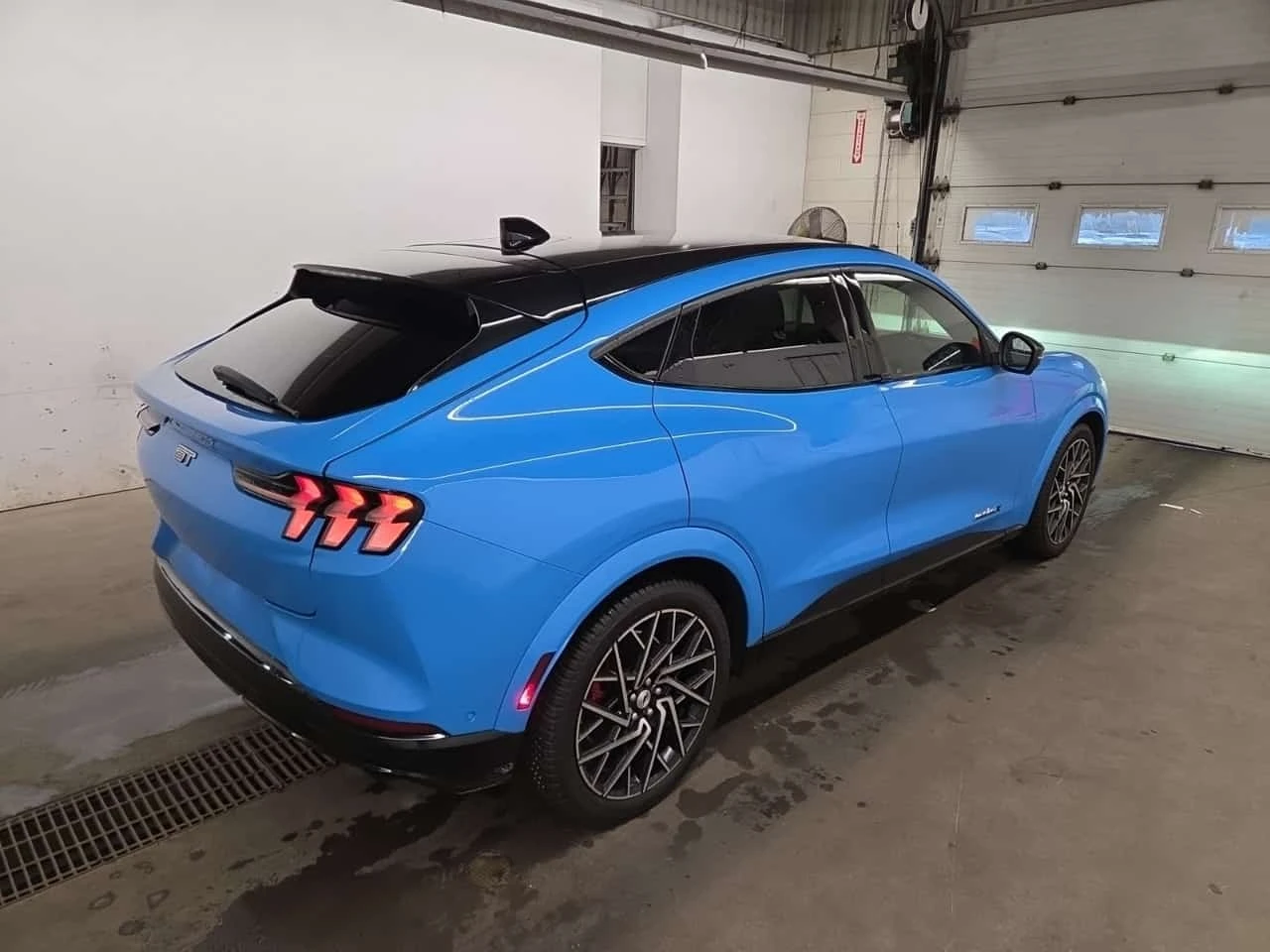 Ford Mustang Mach-E GT PERFORMANCE EDITION  CARFAX | Mobile.bg � ����������� 3