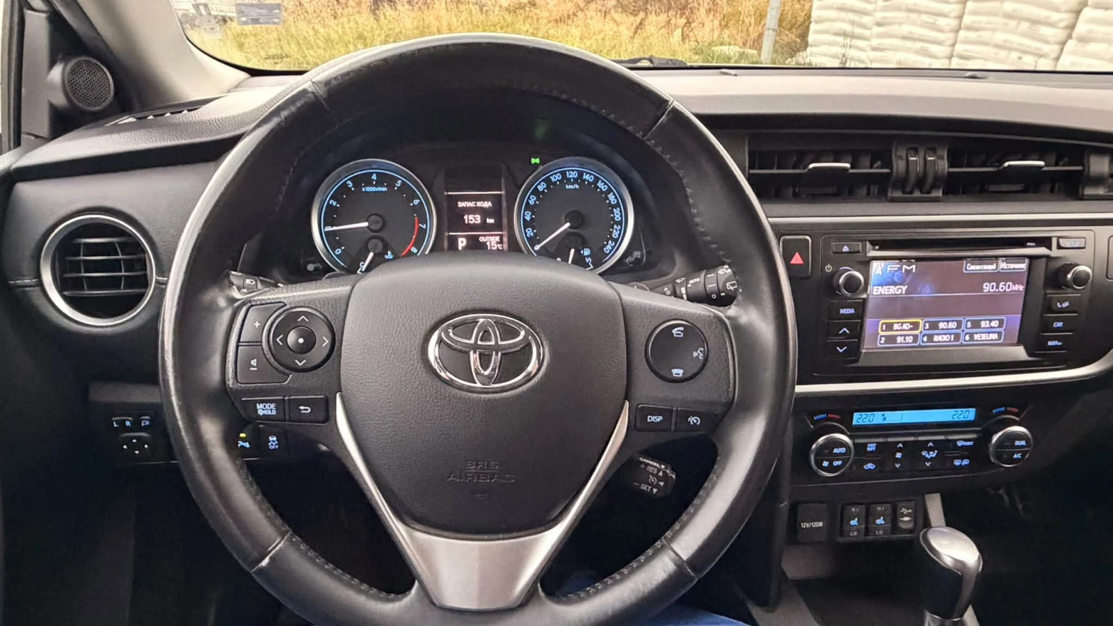 Toyota Auris 1.6 АВТОМАТИК, снимка 12 - Автомобили и джипове - 56659969