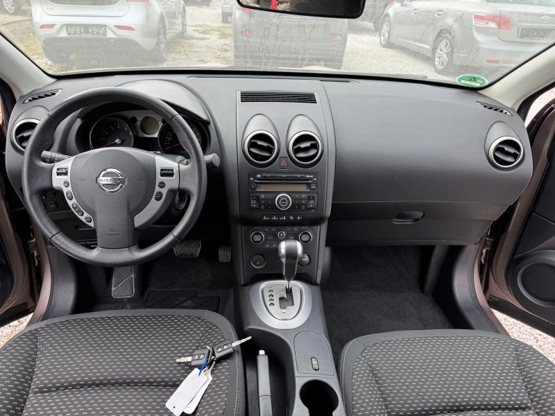 Nissan Qashqai 2.0i, снимка 9 - Автомобили и джипове - 47788069