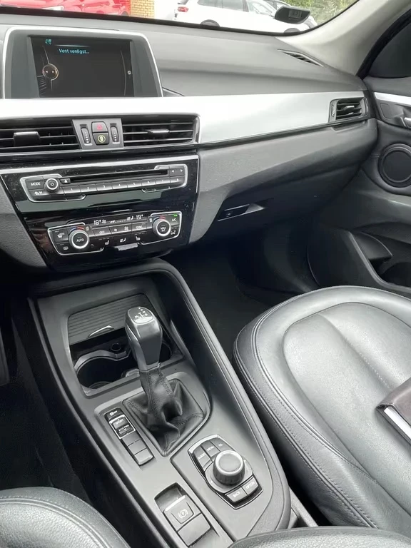 BMW X1 2.0i xDrive 192ps Pano Sport Line, снимка 9 - Автомобили и джипове - 52770224