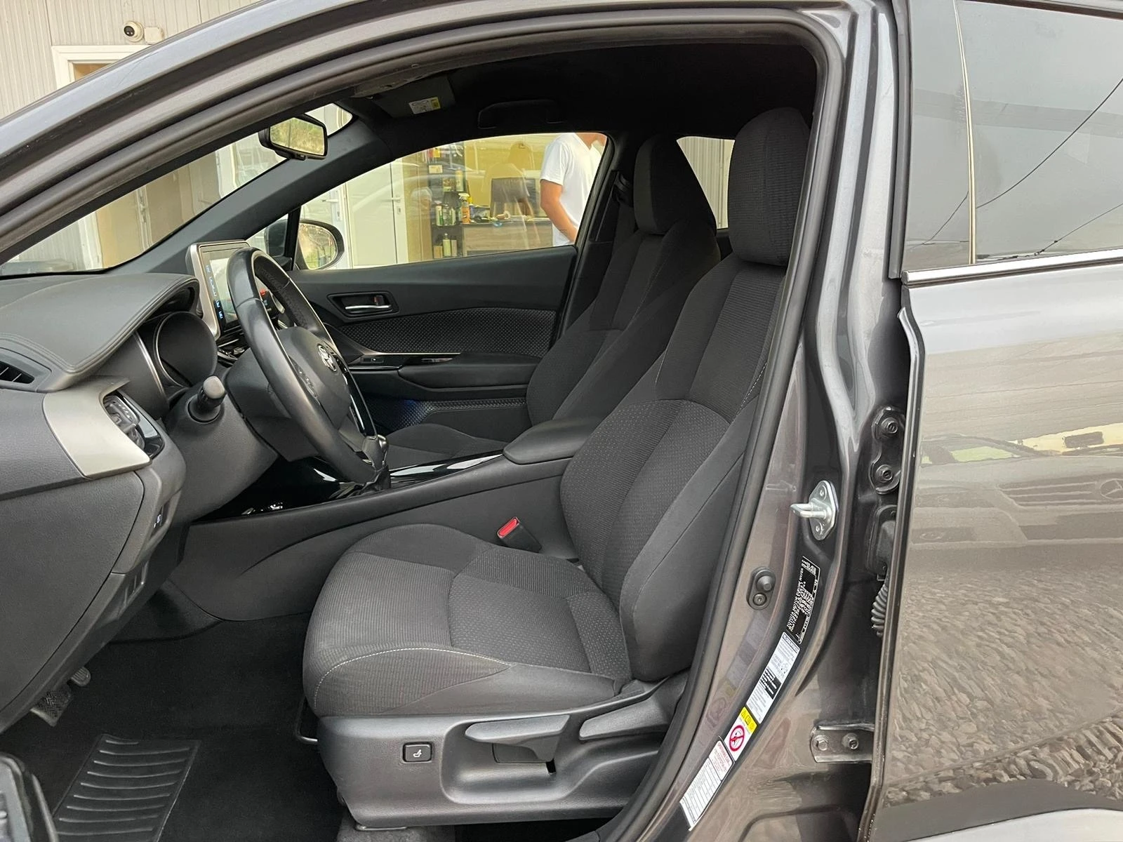 Toyota C-HR 1.8i HYBR?D  | Mobile.bg   11