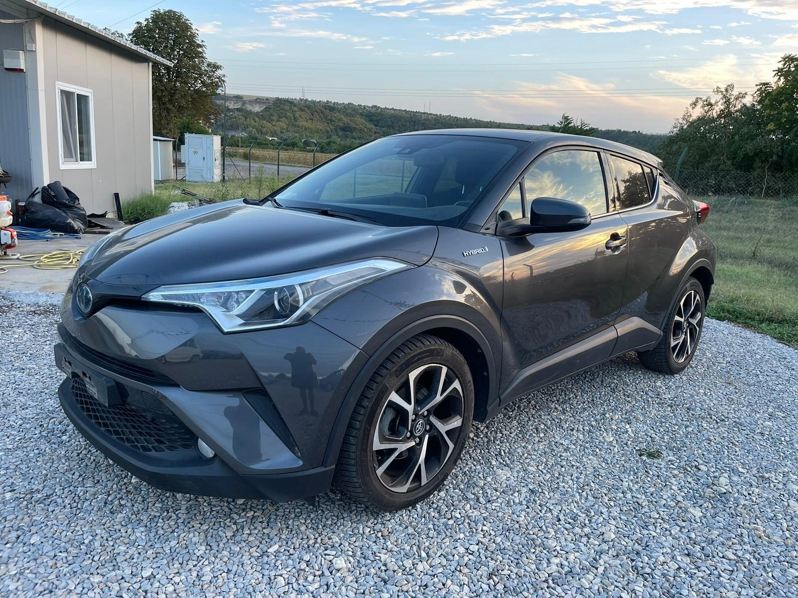 Toyota C-HR 1.8i HYBR?D  - изображение 3