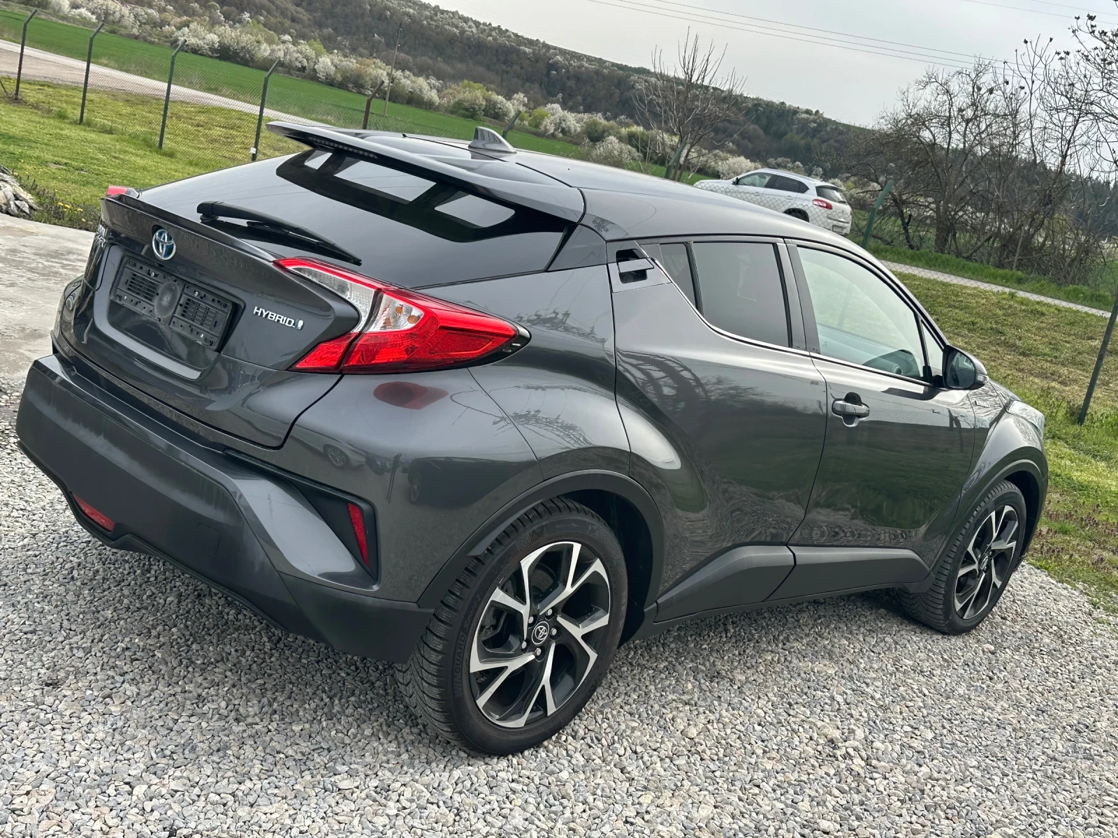 Toyota C-HR 1.8i HYBR?D , снимка 4 - Автомобили и джипове - 43514797