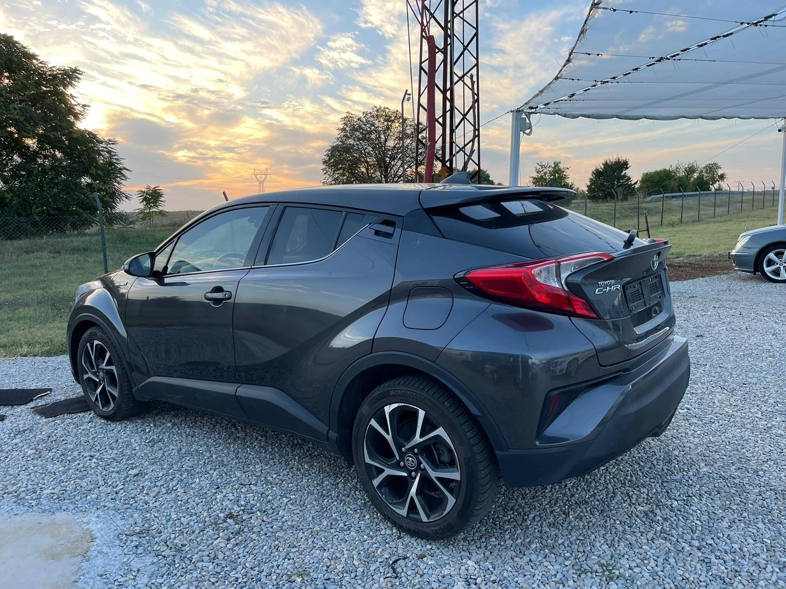 Toyota C-HR 1.8i HYBR?D  - изображение 4