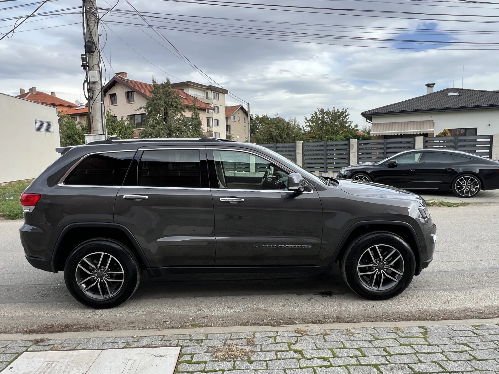 Jeep Grand cherokee FACELIFT-LIMITED-3.0D-4X4-AVTOMAT-ШВЕЙЦАРИЯ-FULL - изображение 4