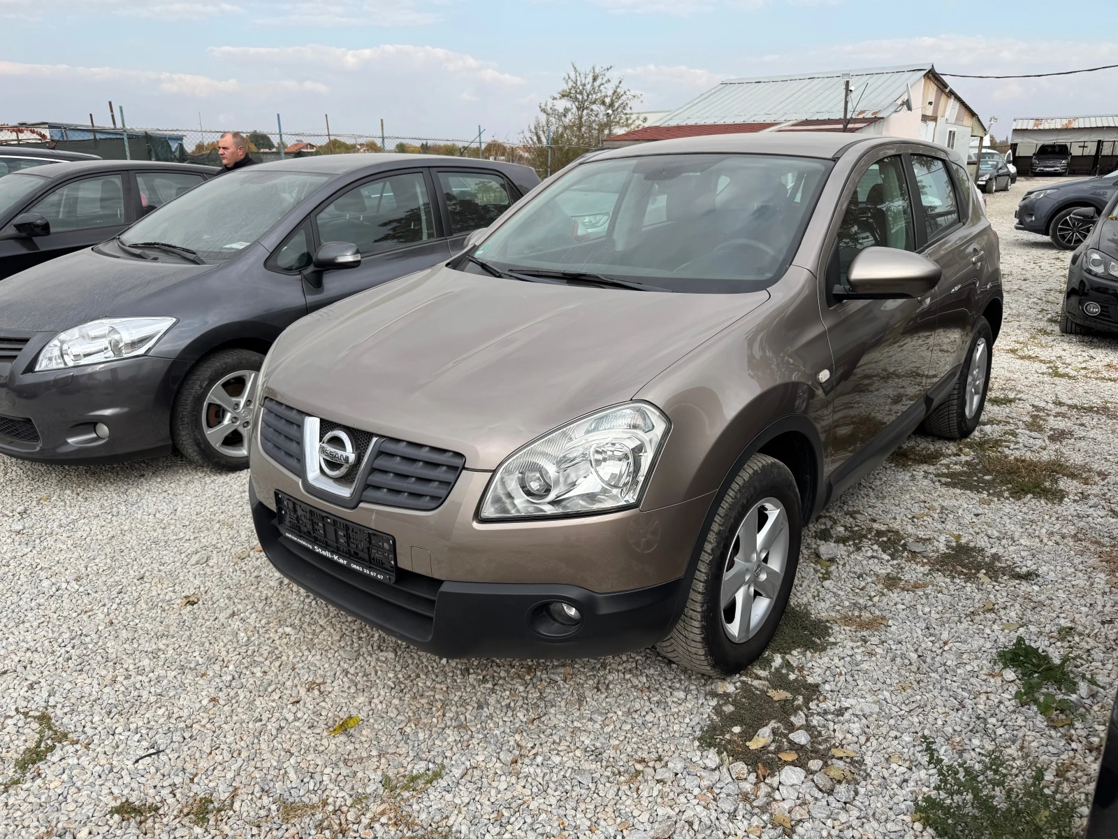 Nissan Qashqai 2.0i - изображение 2