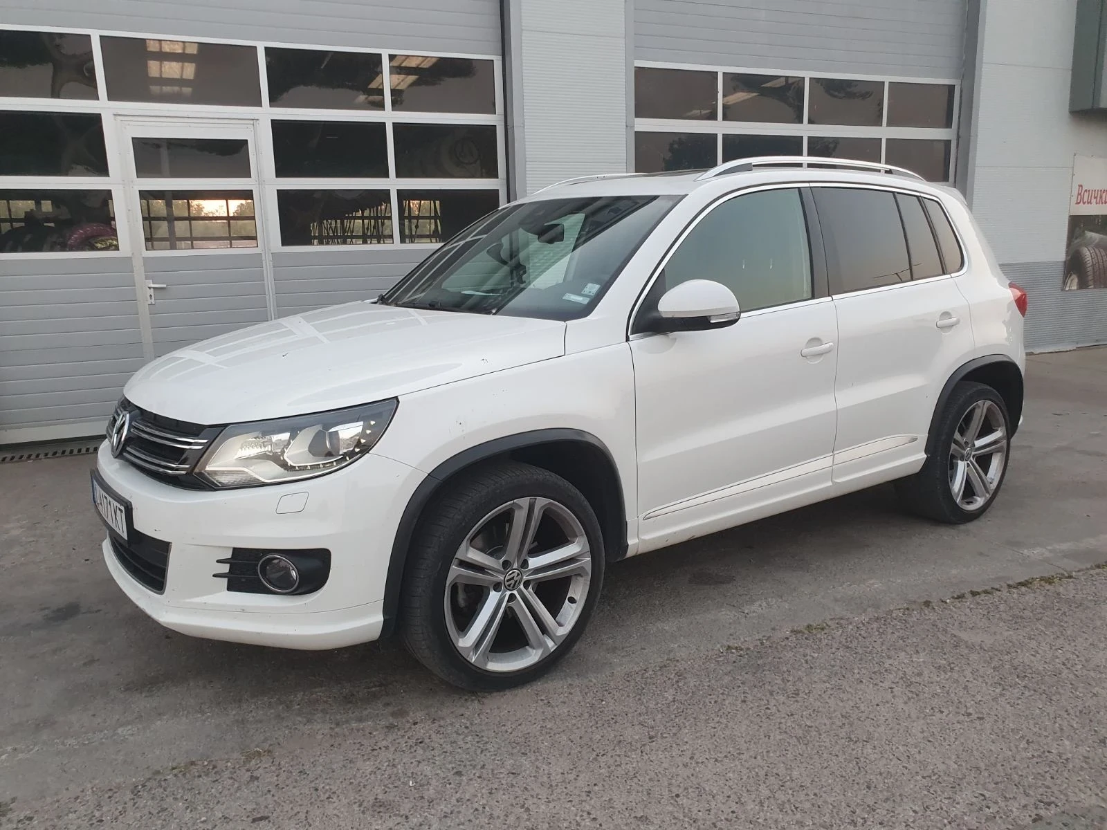 VW Tiguan R-line 2.0tdi - изображение 9