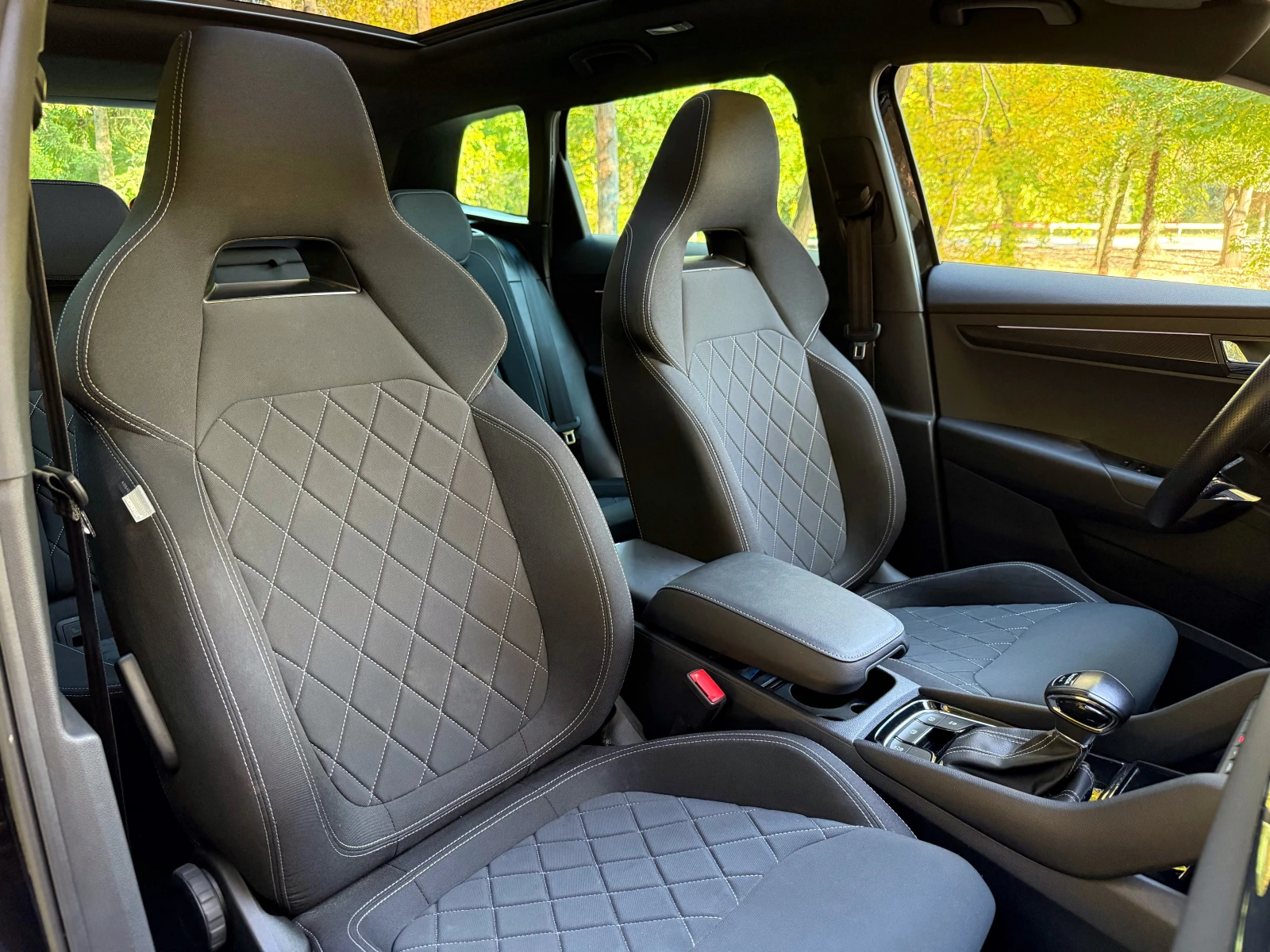 Skoda Karoq 2.0TDI* 4Х4* SPORT-LINE* PANO* DSG* CAM* DIST*  - изображение 10