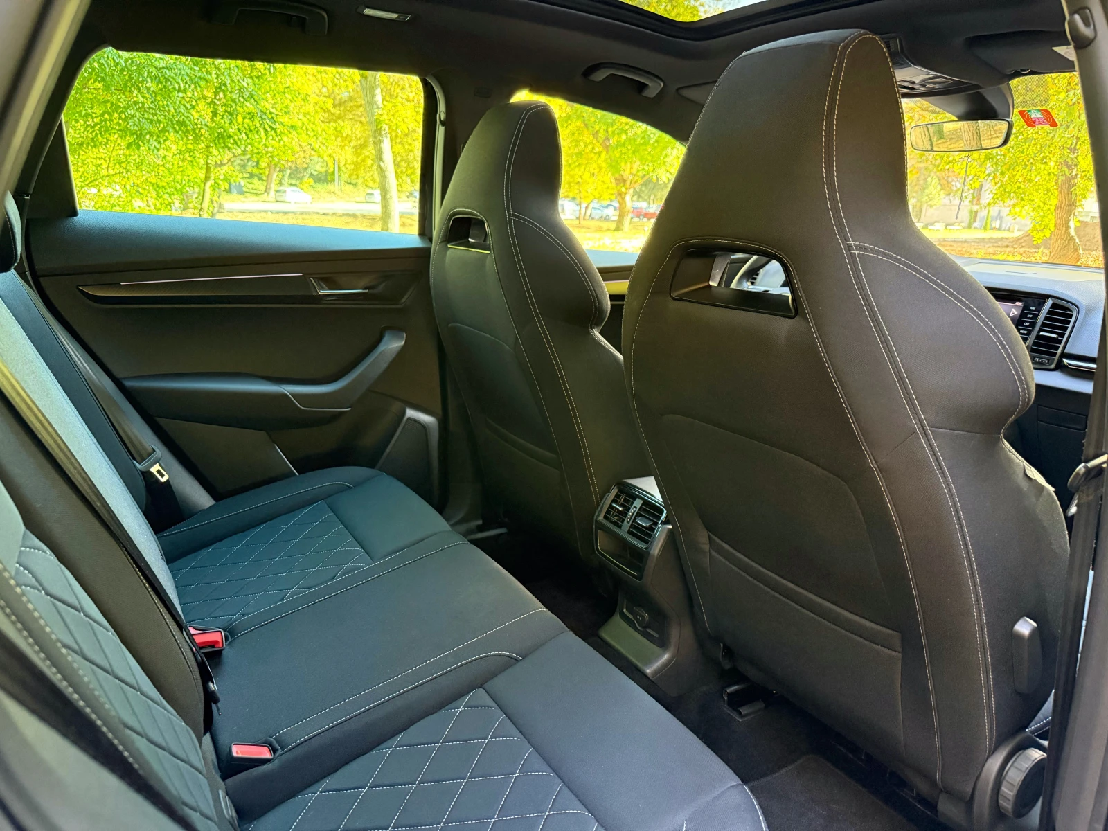 Skoda Karoq 2.0TDI* 44* SPORT-LINE* PANO* DSG* CAM* DIST*  | Mobile.bg   11