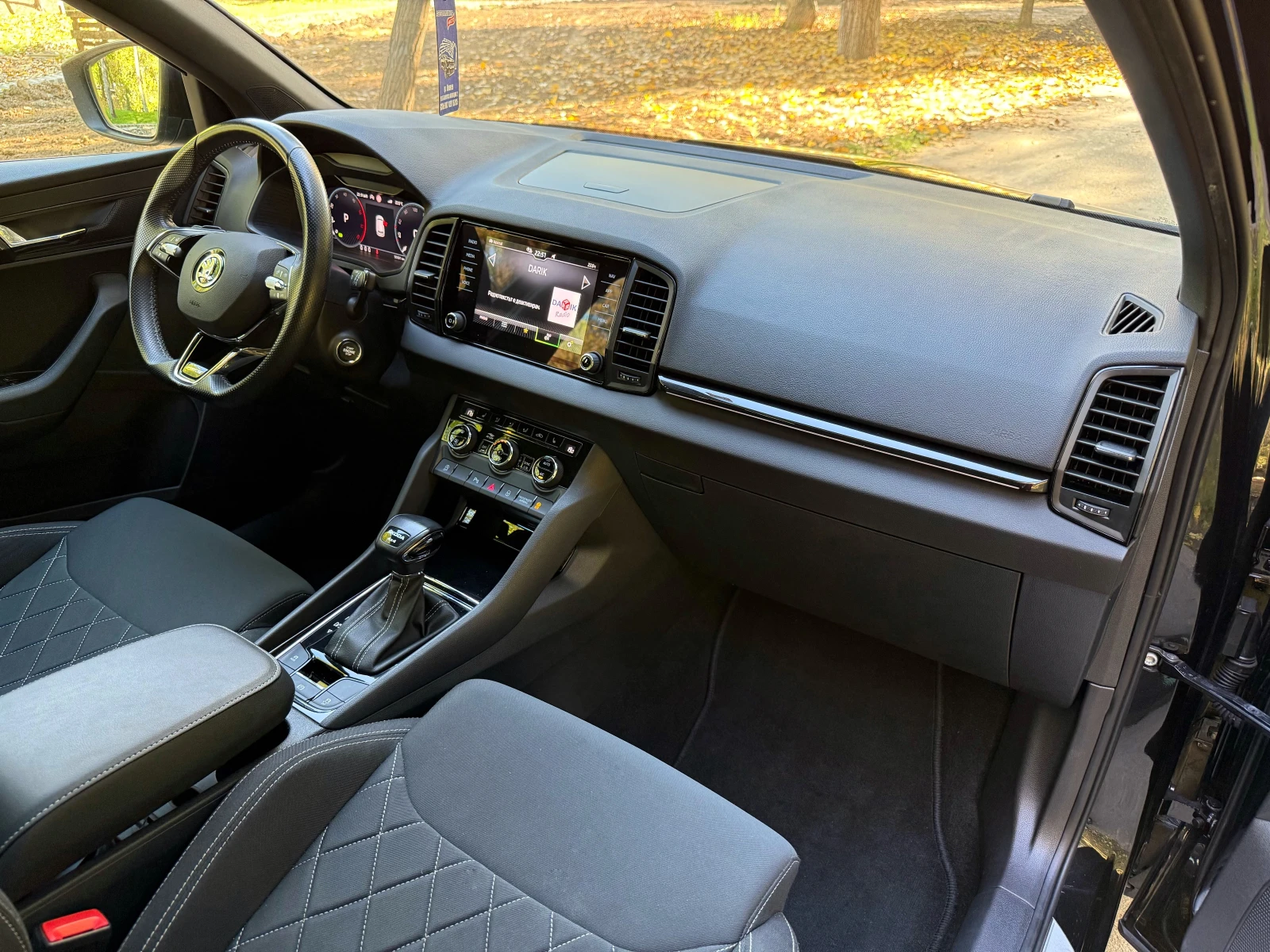 Skoda Karoq 2.0TDI* 4Х4* SPORT-LINE* PANO* DSG* CAM* DIST*  - изображение 8