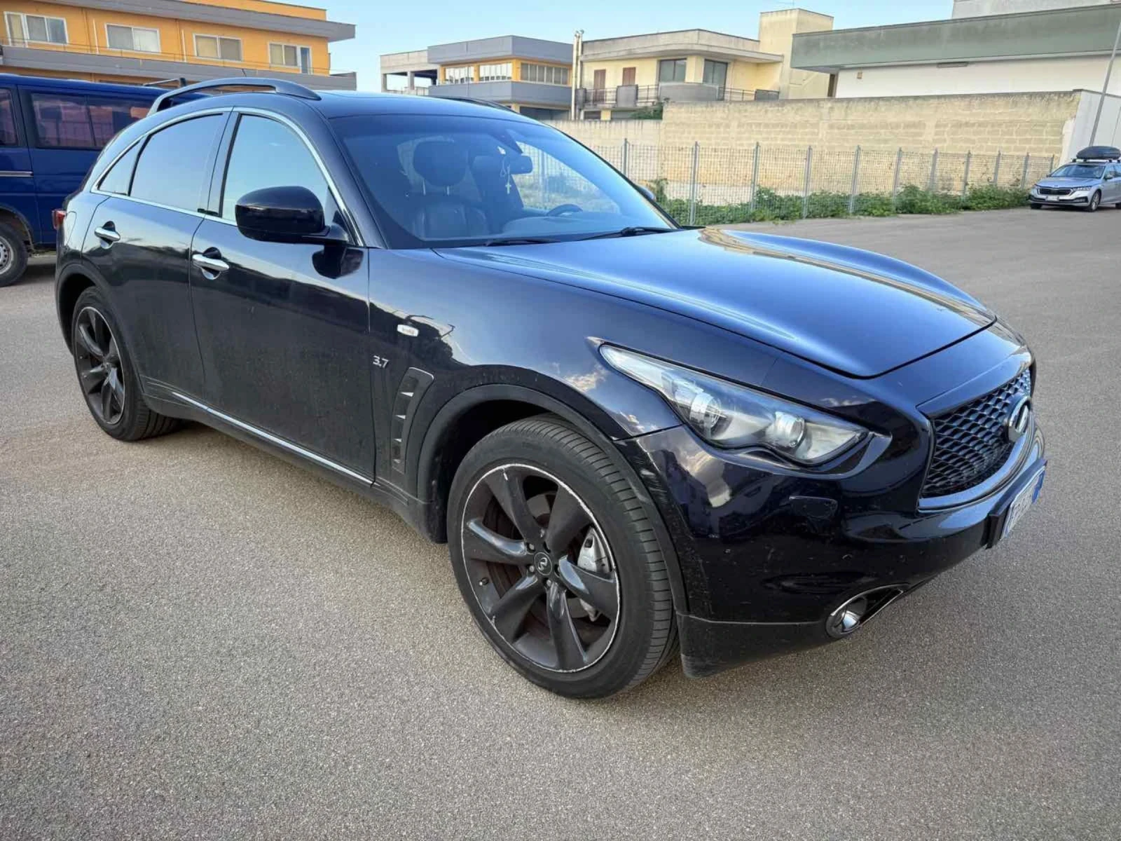 Infiniti QX70 S 3.7i-ГАЗ-БЕНЗИН - изображение 3