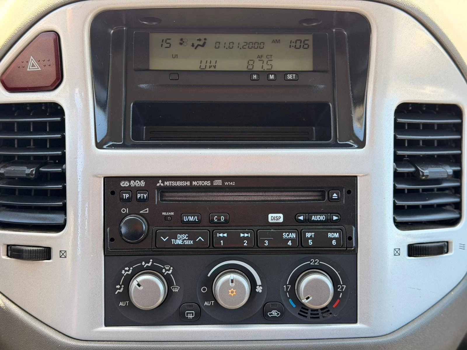 Mitsubishi Pajero 3.2DI-D 6+ 1, снимка 15 - Автомобили и джипове - 54333018