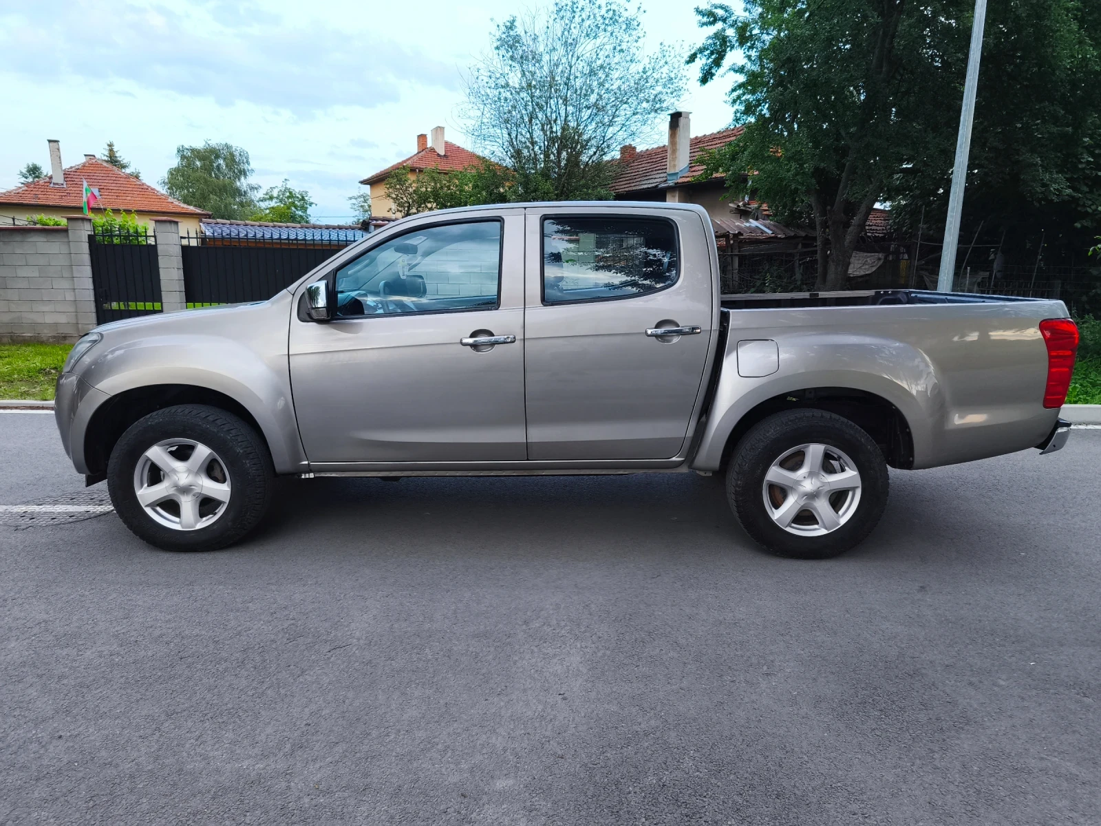 Toyota Hilux Isuzu D-Max, снимка 7 - Автомобили и джипове - 54795780