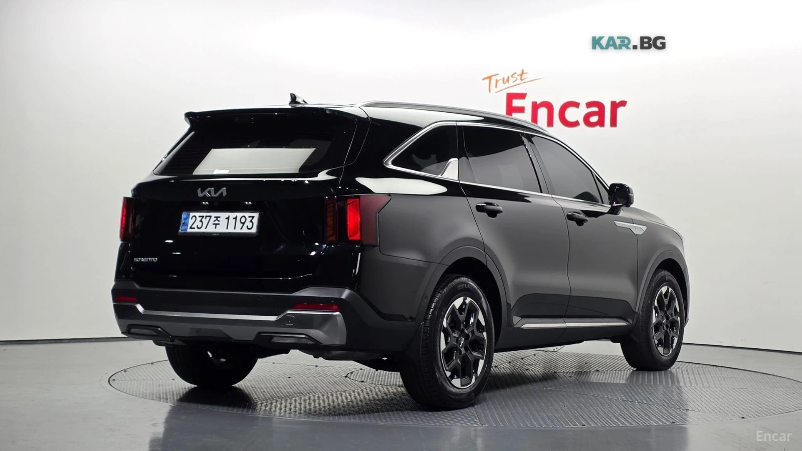 Kia Sorento * 2.2d* Noblesse* ПОДГРЕВ* ОБДУХВАНЕ* 360* HEAD-UP, снимка 2 - Автомобили и джипове - 54854675
