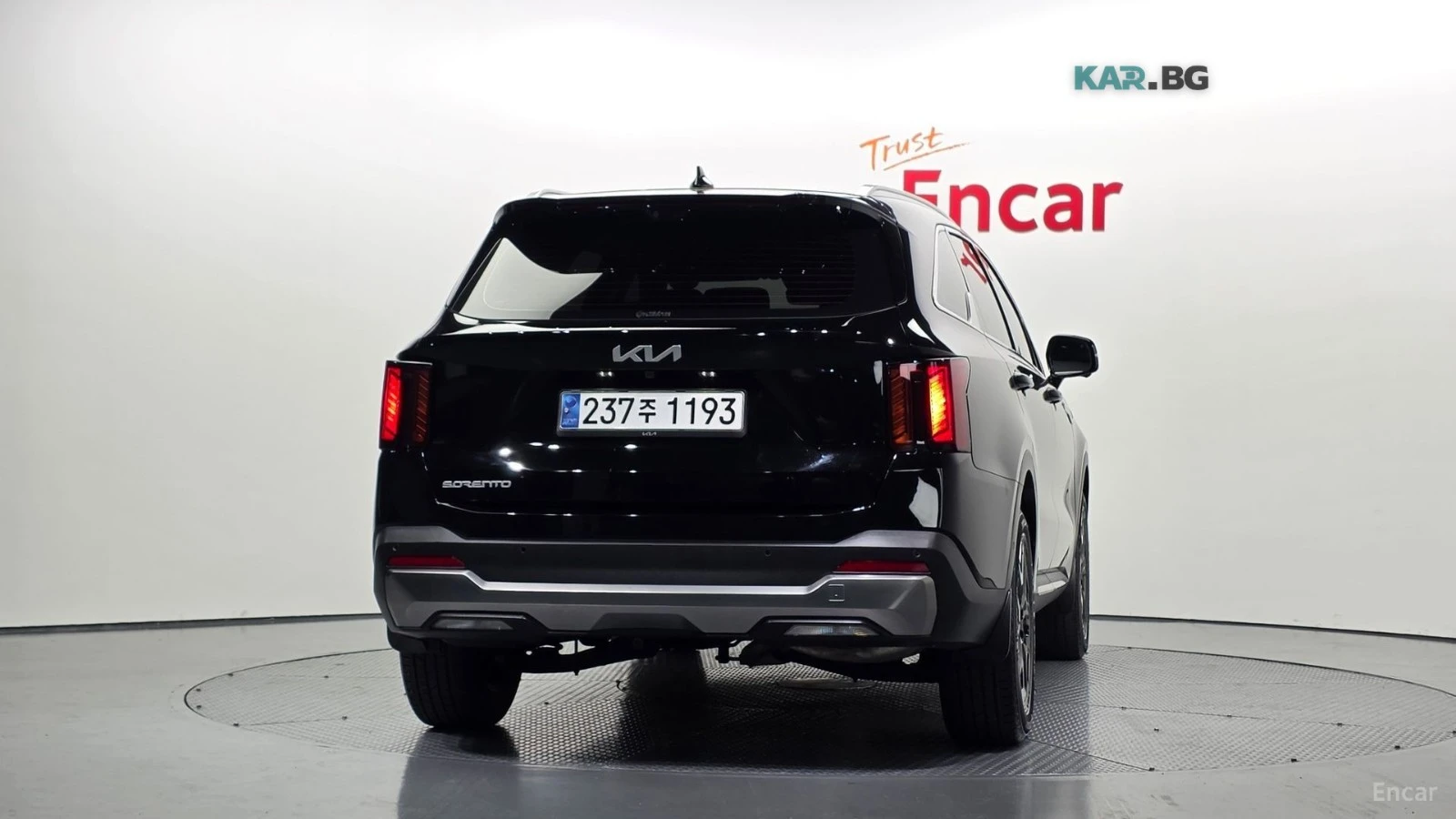 Kia Sorento * 2.2d* Noblesse* ПОДГРЕВ* ОБДУХВАНЕ* 360* HEAD-UP, снимка 4 - Автомобили и джипове - 54854675