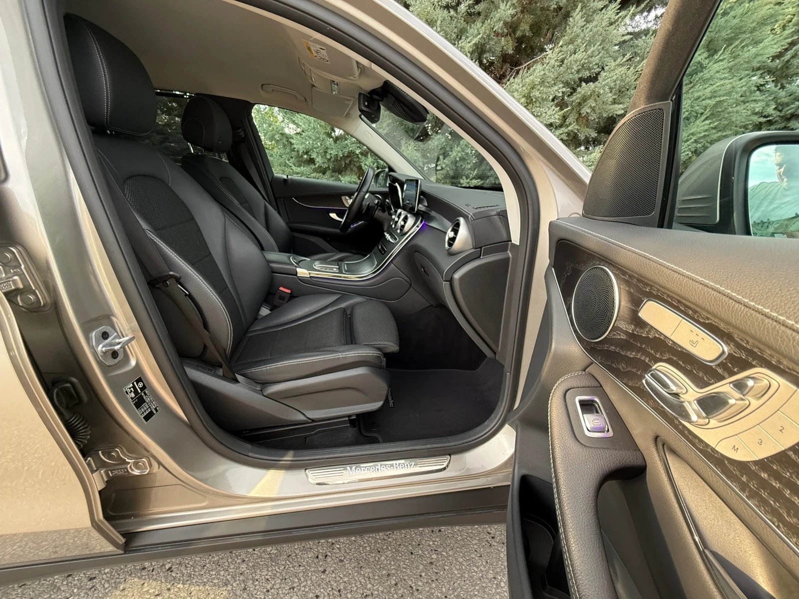Mercedes-Benz GLC 220, снимка 10 - Автомобили и джипове - 55398418