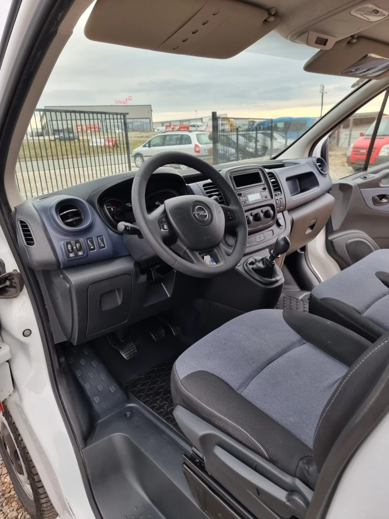 Opel Vivaro 1.6 bi-turbo 125k.c evro 6b 6-места топ 143000км., снимка 10 - Бусове и автобуси - 48069391