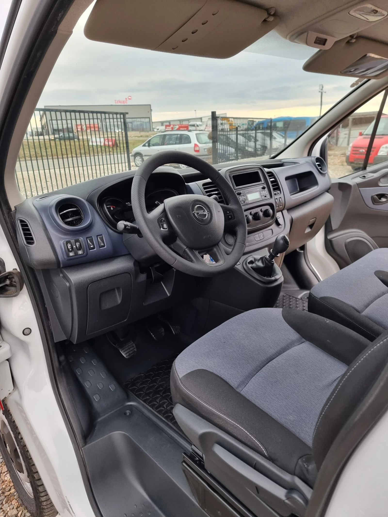 Opel Vivaro 1.6 bi-turbo 125k.c 6-места топ 143000км. - изображение 10