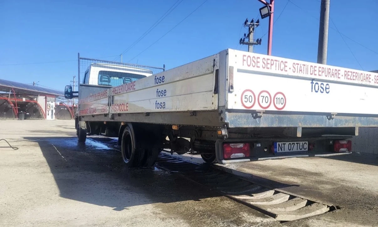 Iveco Daily 50C15 3.0D 6 метра 3.5 т, снимка 4 - Бусове и автобуси - 53830011