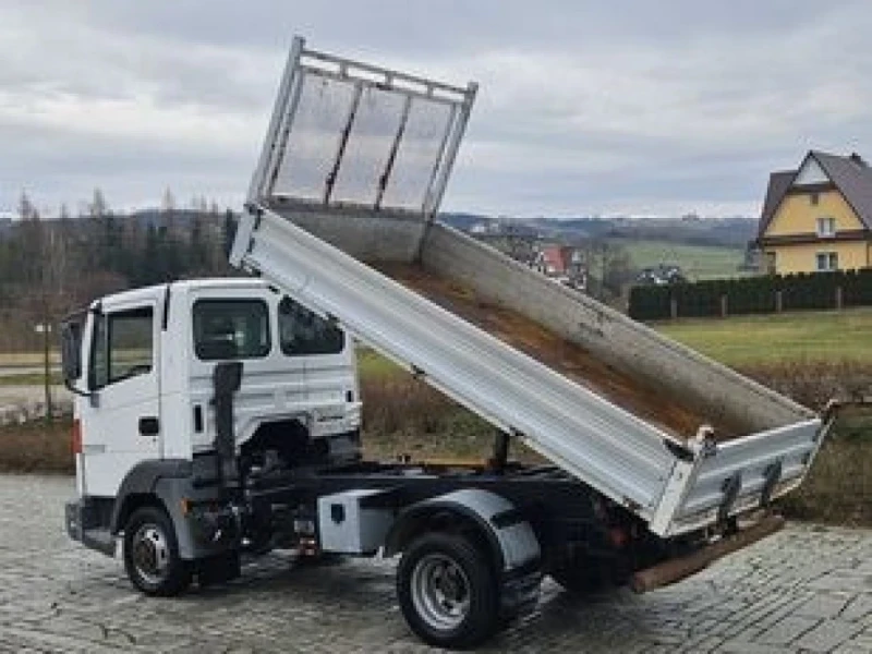 Nissan Atleon 3.0, снимка 2 - Камиони - 52404580