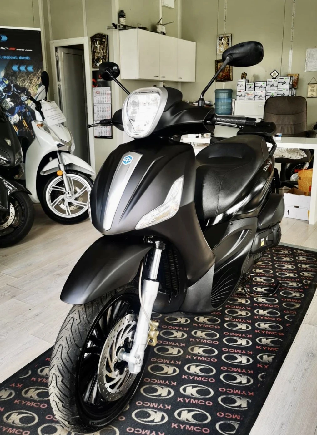 Piaggio Beverly 300ie LED 11.2014г. - изображение 4