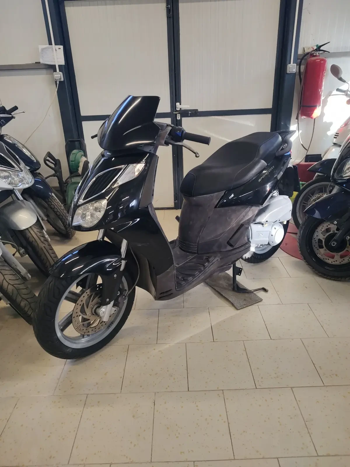 Aprilia 125 SportCity - изображение 2