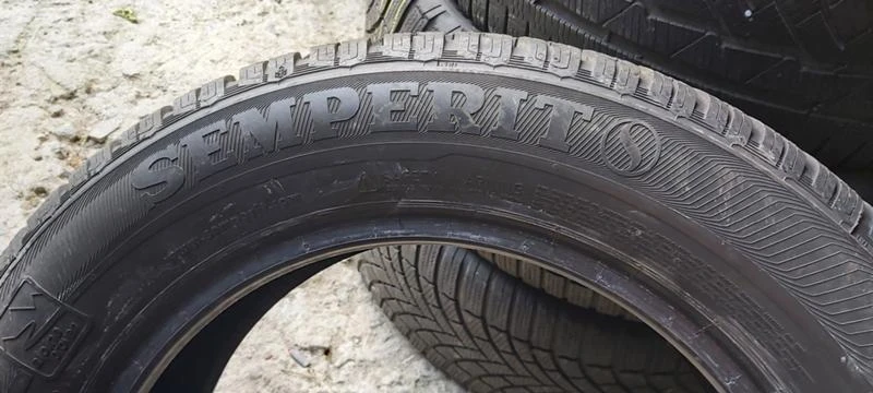 Гуми Зимни 205/60R16, снимка 5 - Гуми и джанти - 35124559