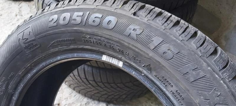 Гуми Зимни 205/60R16, снимка 7 - Гуми и джанти - 35124559